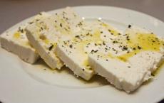 Домашний сыр фета: частичка солнечной Греции на вашей кухне Сыр с фетой